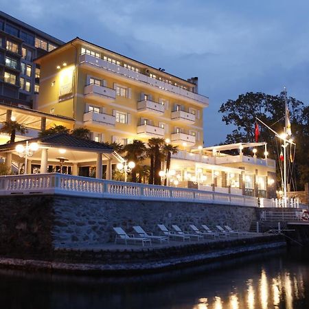 Holiday Hotel Yachtsport Resort Lago Maggiore Brissago Buitenkant foto