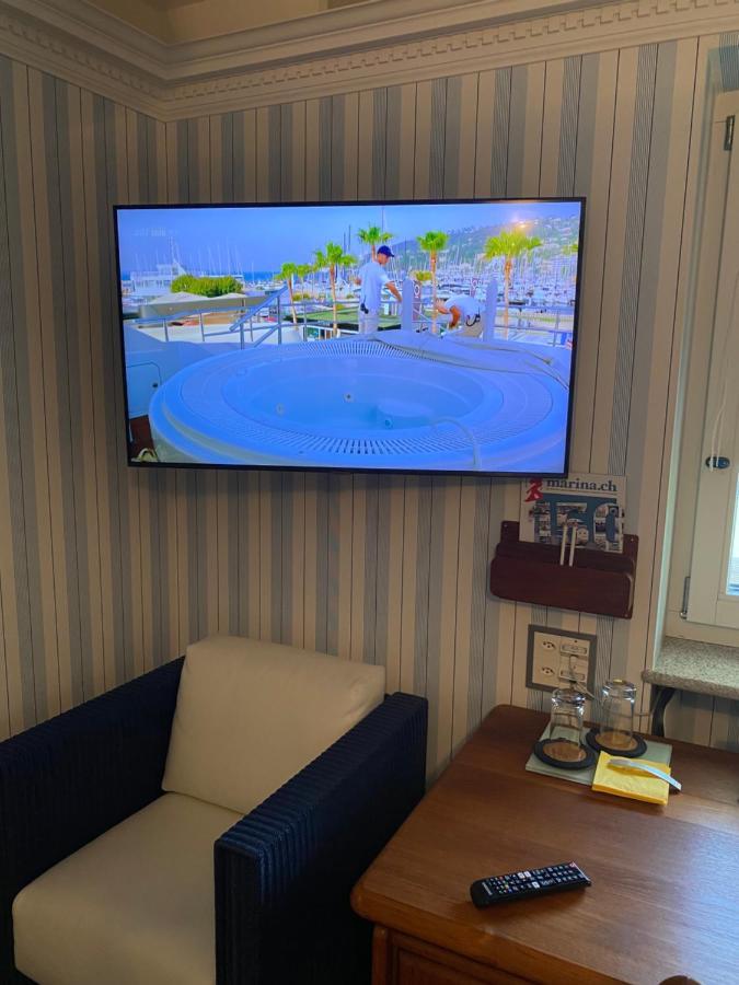 Holiday Hotel Yachtsport Resort Lago Maggiore Brissago Buitenkant foto