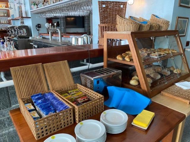 Holiday Hotel Yachtsport Resort Lago Maggiore Brissago Buitenkant foto