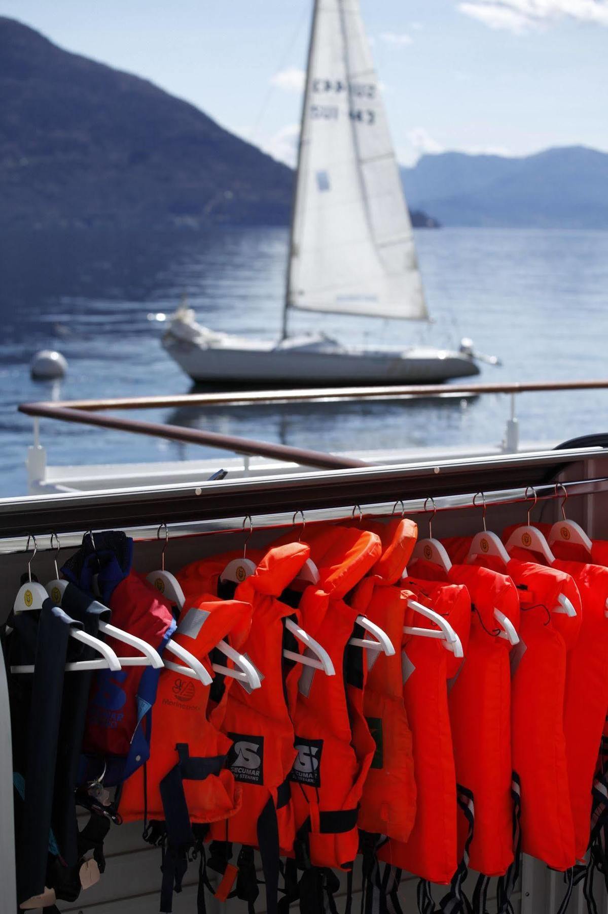 Holiday Hotel Yachtsport Resort Lago Maggiore Brissago Buitenkant foto