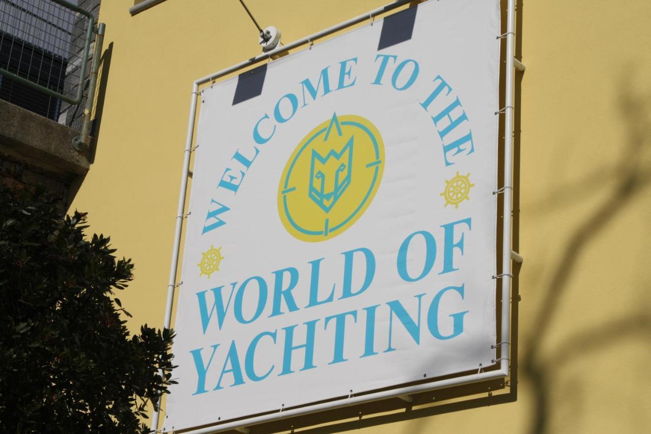 Holiday Hotel Yachtsport Resort Lago Maggiore Brissago Buitenkant foto